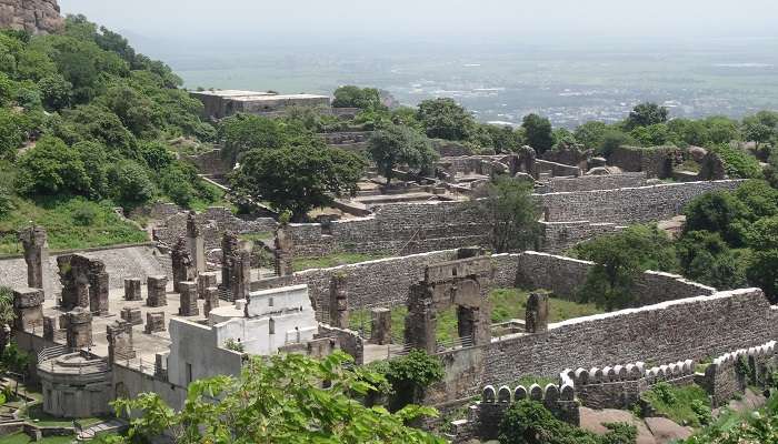Scenic view of Kondapalli Fort in Vijayawada.
