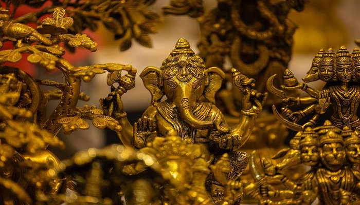 Metal idols of Gods and Goddesses are famous things to buy in Badrinath