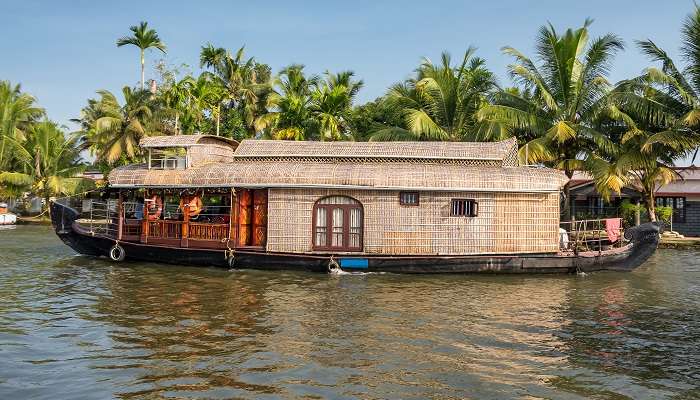 Beautiful Houseboats At Kerala Backwaters at on eof the best resorts in Kuttanad