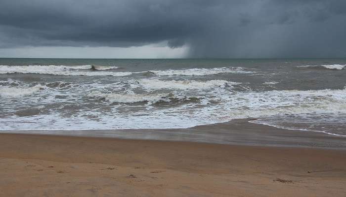 Explorez la plage de Negombo,