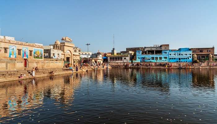 Radha Kund is worshipped by devotees and locals of Mathura and Vrindavan