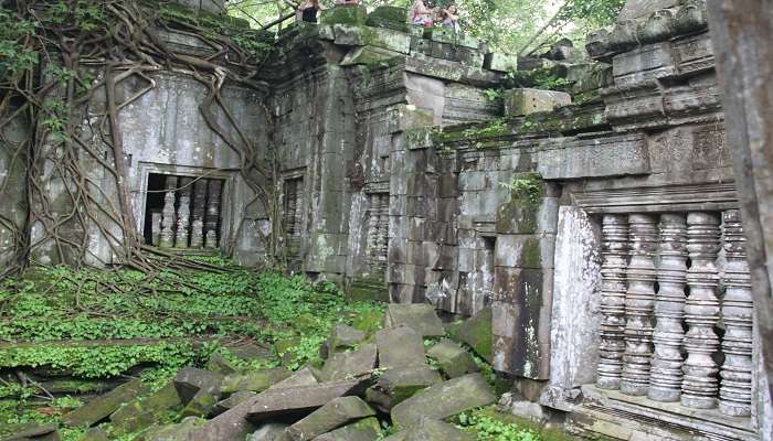Architecture ruins of Prasat Beng Mealea