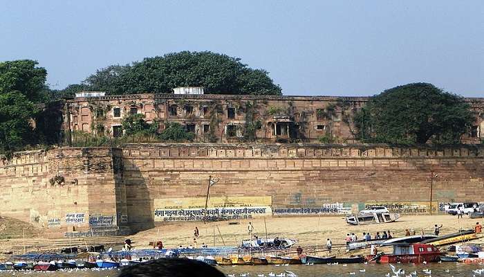 The Prayagraj Fort offers panoramic views of the city 