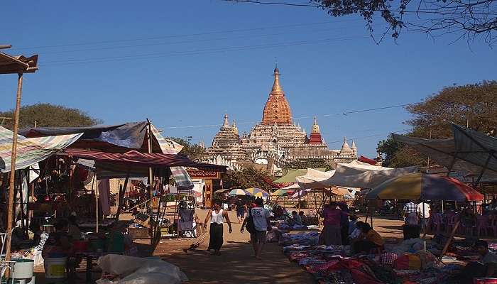 Local markets in kedarnath have Puja kits