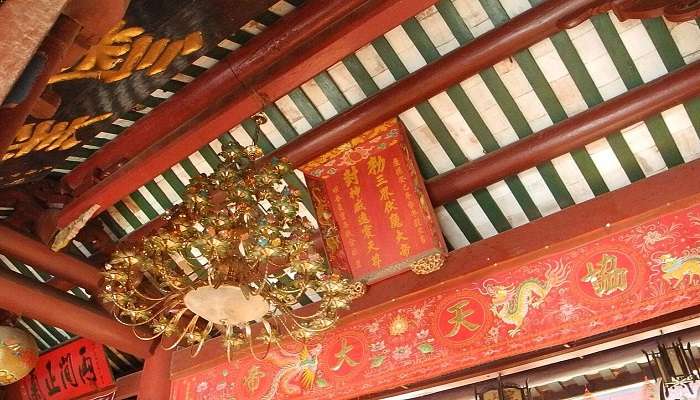 Colourful interiors of Quan Cong Temple.