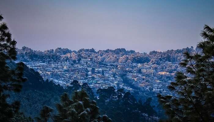 A picture of Ranikhet In Winters near Dhanchuli