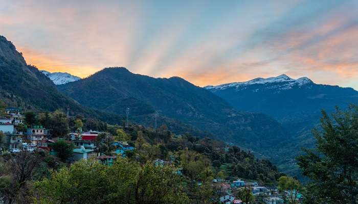The breathtaking Garhwal Range in the Greater Himalayas 