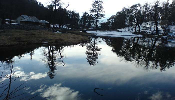 Dodital Lake comes in the route of the Dodital Darwa Pass Trek in Uttarkashi.