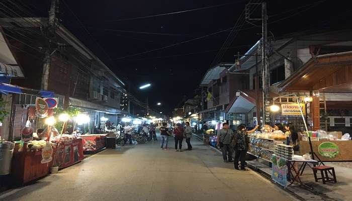 Saturday night market near Chiang Khong. 