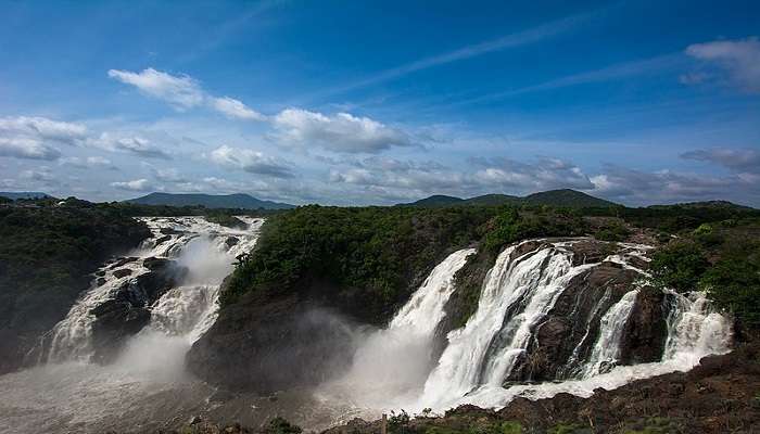 Capture the mesmerising view of Shivanasamudra Falls, one of the famous Karnataka Waterfalls