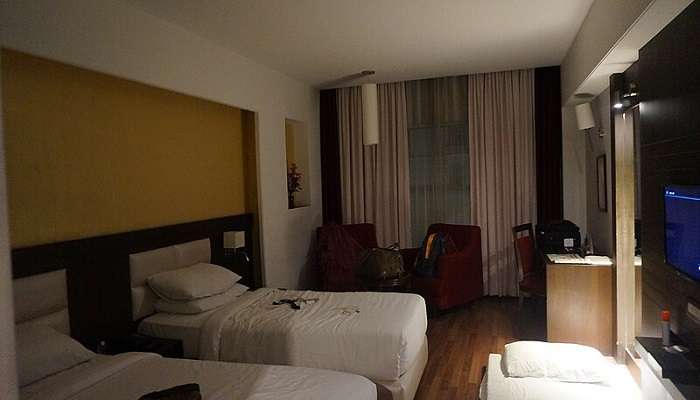 A Comfortable room at hotels near aishbagh railway station