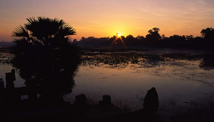 Sunset at Srah Srang Lake