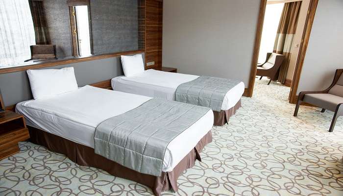 Stay with your family or friends of the lavish rooms of Suman Royal Resort.
