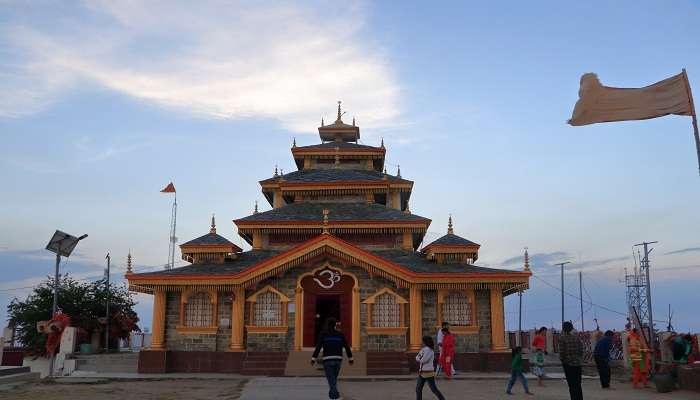 Scenic beauty with spirituality at Surkanda Devi Temple of Kanatal in December