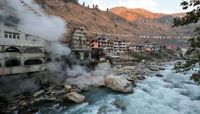 A freshwater hot spring near Kulu Manali