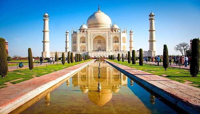 A mesmerising panoramic vista of the Taj Mahal in Agra, Uttar Pradesh