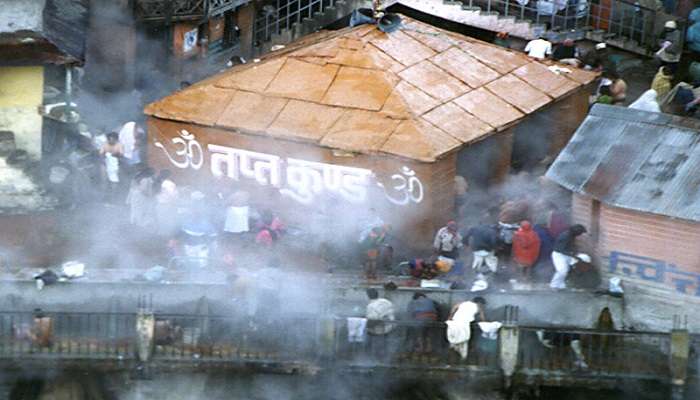 Tapta Kund is another spiritual site near Shree Badrinath Temple