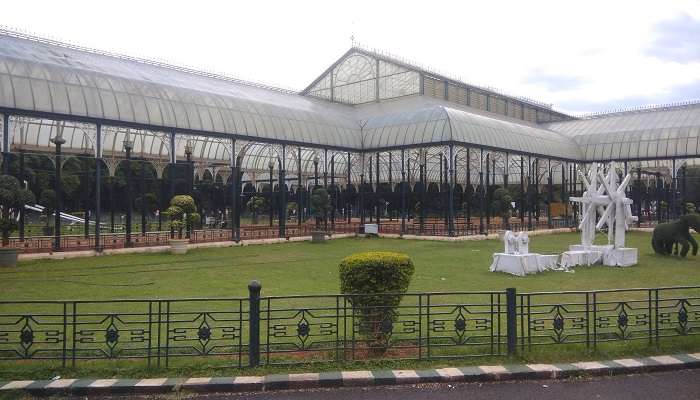 The Glass House of the botanical garden is modelled after London’s Crystal Palace