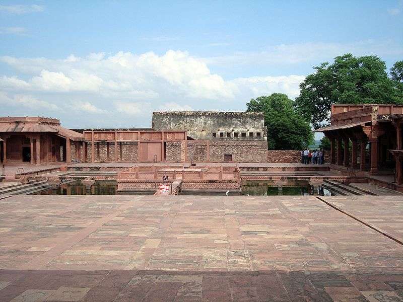 The best way to explore Rang Mahal Fatehpur Sikri is to hire a guide