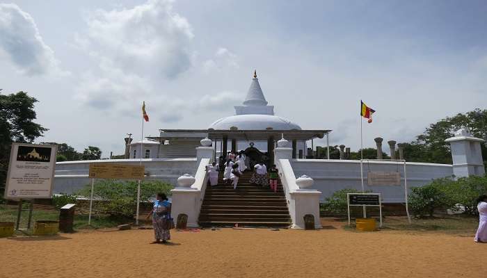 Lankarama Buddhist Stupa to visit on the next trip.