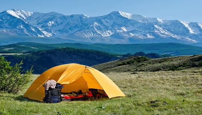 Experience adventurous camping and trekking in Janjehli.