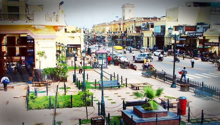 a picture of bustling Hazratganj in Lucknow