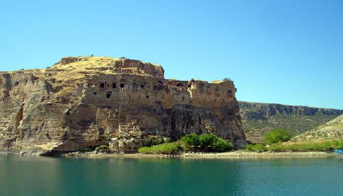 The Rumkale fortress, surrounded by mountains and the Euphrates River, is one of the best things to do in Gaziantep.