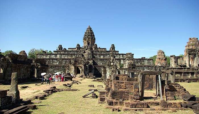surrounding shrines of the Bakong Temples.