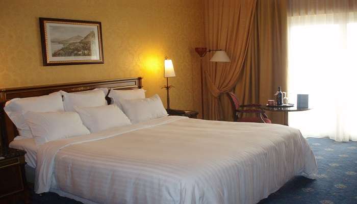 get a lavish stay at the luxurious hotels in Sadashivanagar. 