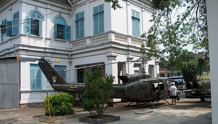 Relics of the Vietnam War are showcased at the War Remnants Museum, a must-see place near Thien Hau Temple.