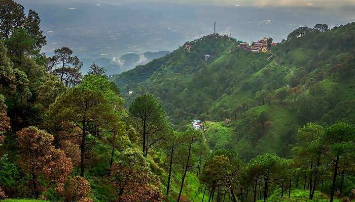 Kasauli is a charming hill station in the Indian state of Himachal Pradesh and offers picturesque views of the surrounding landscapes