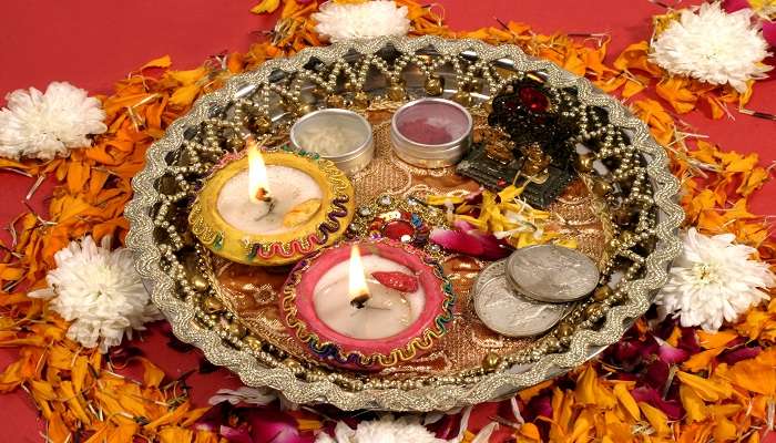 Yantra coins are famous things to buy in Badrinath
