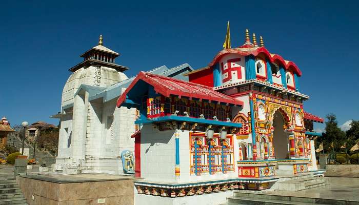 The Badrinath in December stays closed during the winter season for six months.