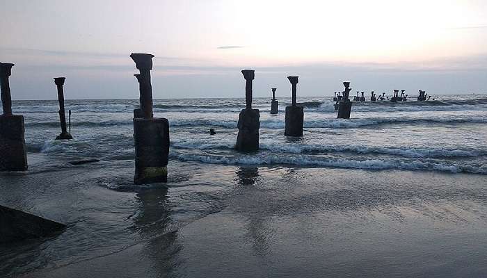 कोझिकोड समुद्र तट केरल में मालाबार तट पर स्थित है