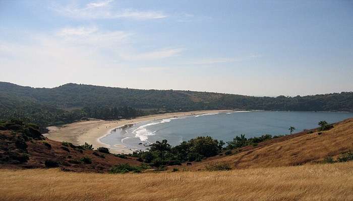 बैंगलोर के पास समुद्र तट में से एक गोकर्ण समुद्र तट है