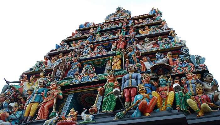 ऊटी के मुख्य बाजार के करीब स्थित, प्रसिद्ध मरियम्मन मंदिर का नाम बारिश की हिंदू देवी के नाम पर रखा गया है