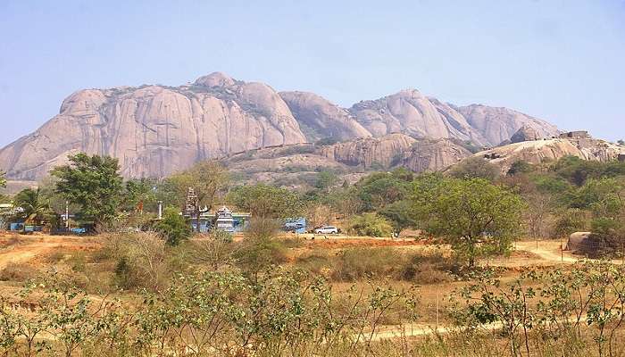 बैंगलोर के पास सबसे अच्छे सप्ताहांत स्थलों में से एक सावनदुर्ग है
