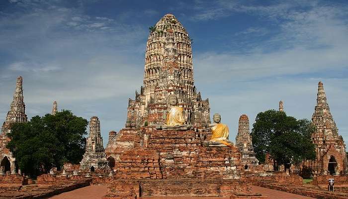 Many state that the temple was built after Ayutthaya won over the Khmer’s Longvek.