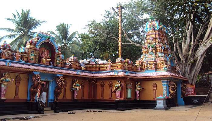  Pay respect at the Aazhimala Shiva Temple near the Samudra Beach Park