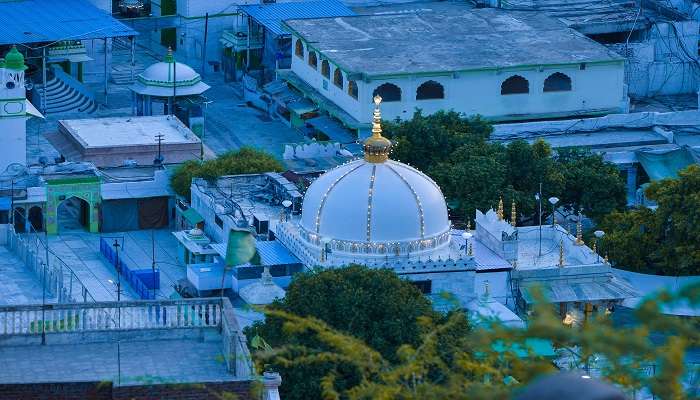 Ajmer Sharif Dargah was built by Mughal King Humayun