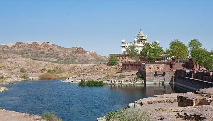An image of The Balsamand Lake on a beautiful summer day in Jodhpur 