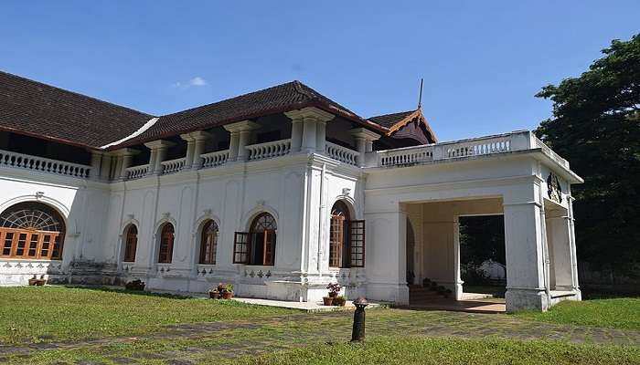 Explore the Shakthan Thampuran Palace in Thrissur
