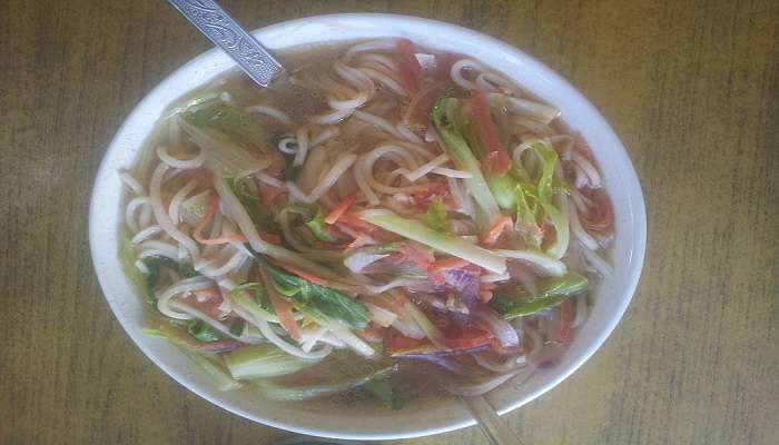 Vegetarian thukpa (noodle soup)