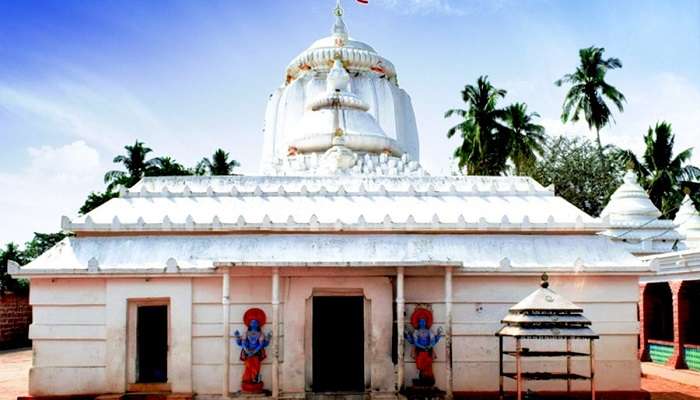 The divine structure of Alarnath Temple 
