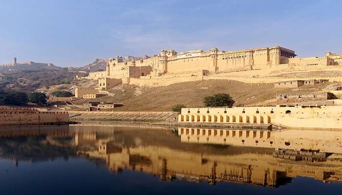 The setting sun on the Amer Fort