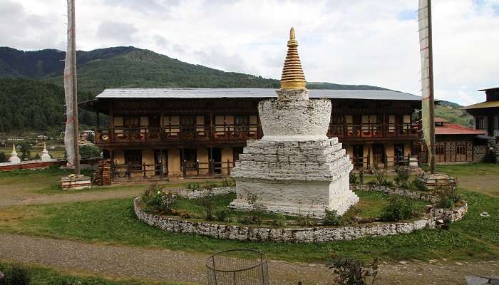 Visit the monastery amidst the mountain