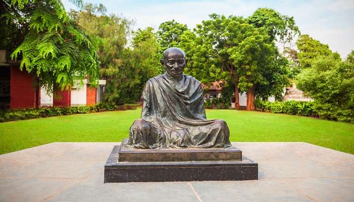 Visit the area’s peaceful days of freedom fighter Mahatma Gandhi at Mahatma Gandhi Nagar Gruh, a historical museum.