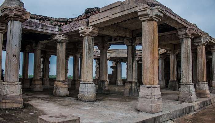 A majestic view of Rewa Fort's architecture