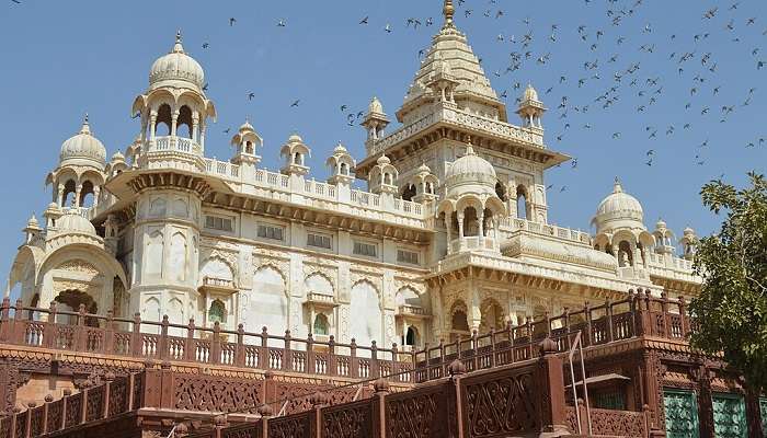 Architecture view of a window at Jaswant Thada Cenotaph