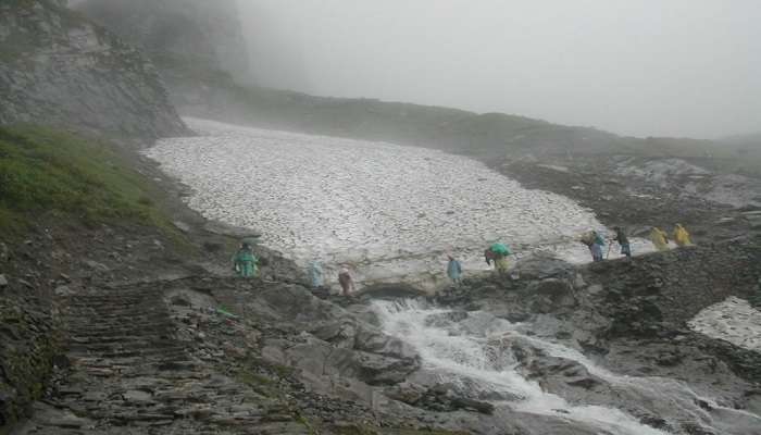 Wait for the spring to touch the winter, dreaming of Hemkund Sahib in Winter’s icy embrace.